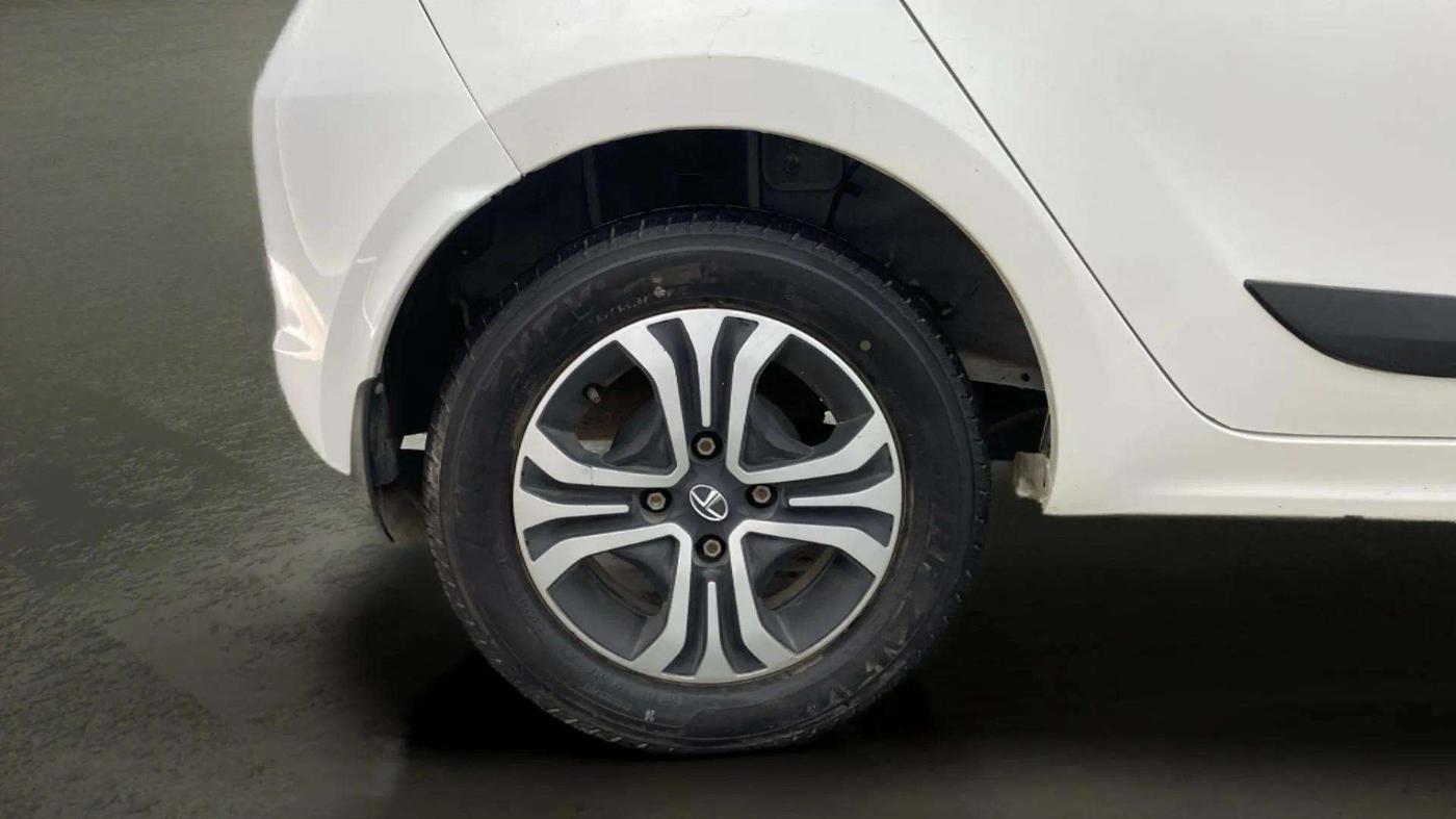 2019 Tata Tiago XZ PETROL, Petrol, Manual, 23,798 km, Right Rear Wheel