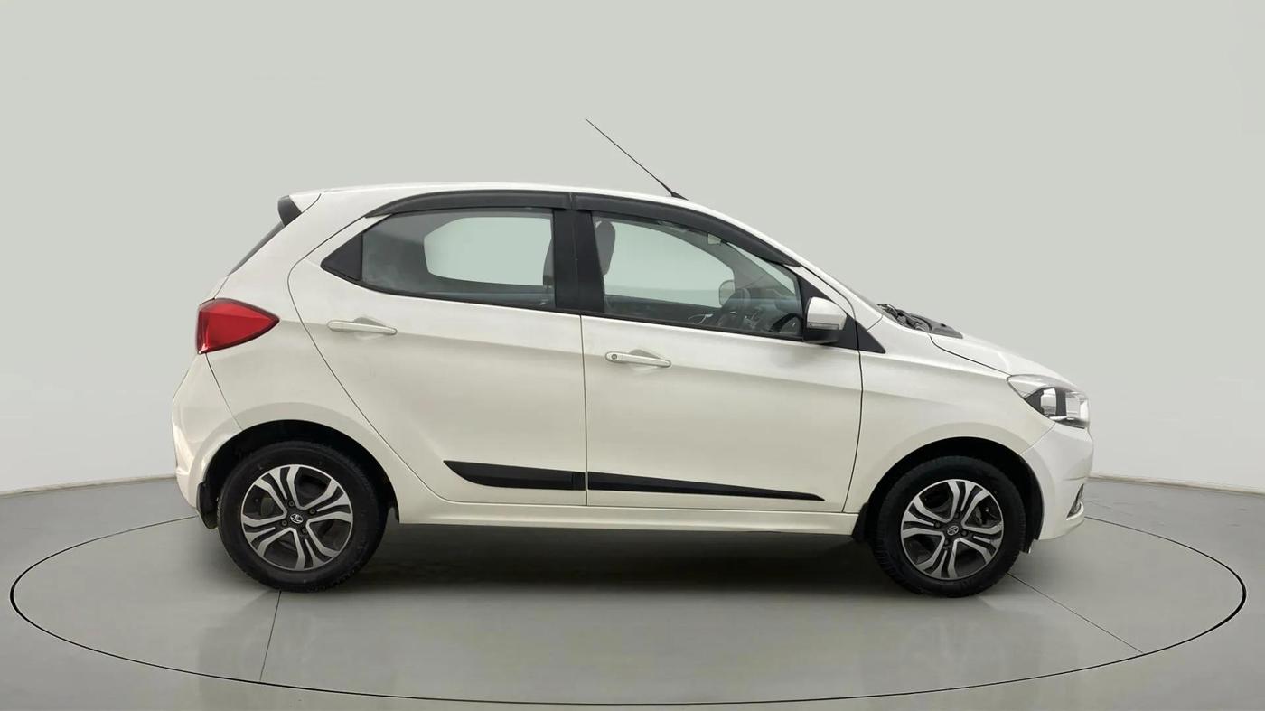 2019 Tata Tiago XZ PETROL, Petrol, Manual, 23,798 km, Right Side View