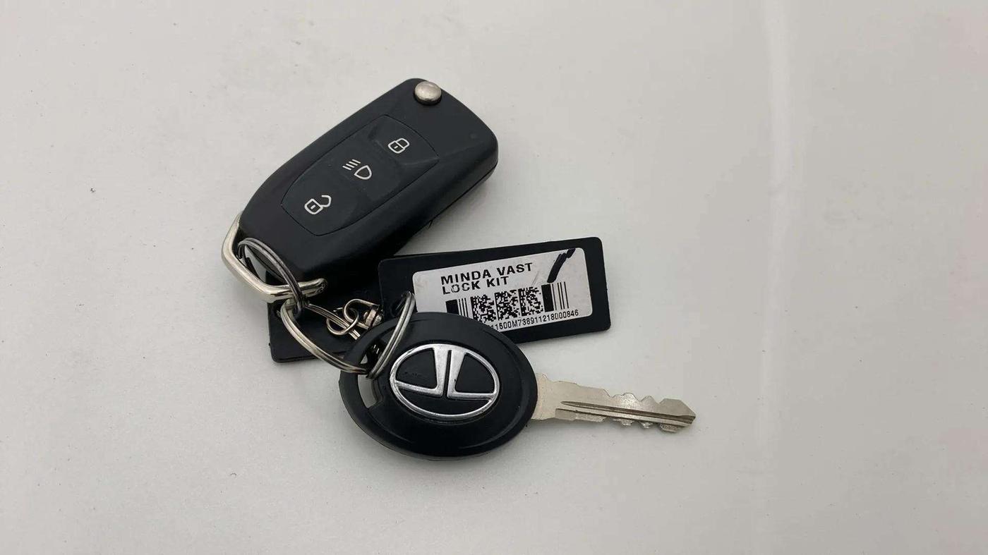 2019 Tata Tiago XZ PETROL, Petrol, Manual, 23,798 km, Key Close Up