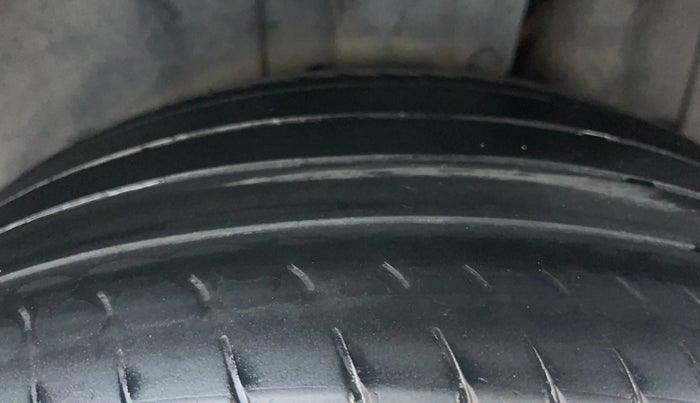 2017 Maruti S Cross ZETA 1.3, Diesel, Manual, 63,631 km, Left Rear Tyre Tread