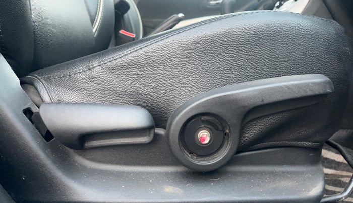 2017 Maruti S Cross ZETA 1.3, Diesel, Manual, 63,631 km, Driver Side Adjustment Panel