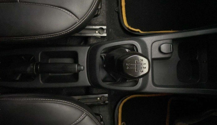 2016 Renault Kwid RXT 0.8 (O), Petrol, Manual, 39,153 km, Gear Lever