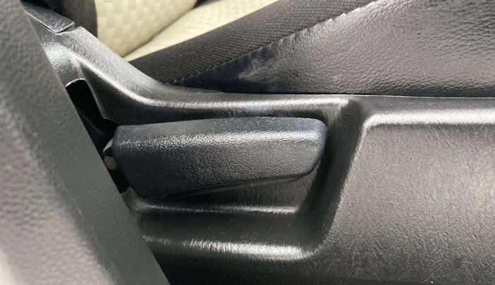 2019 Maruti Alto VXI, Petrol, Manual, 34,520 km, Driver Side Adjustment Panel