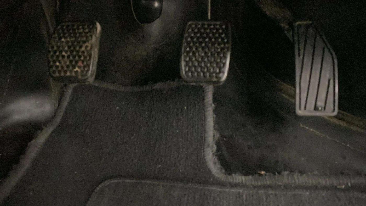 2019 Maruti Alto VXI, Petrol, Manual, 34,520 km, Pedals