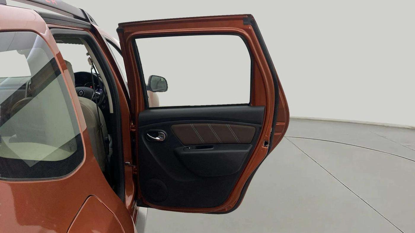 2020 Renault Duster RXZ 1.3 TURBO PETROL CVT, Petrol, Automatic, 56,420 km, RHS Rear Door