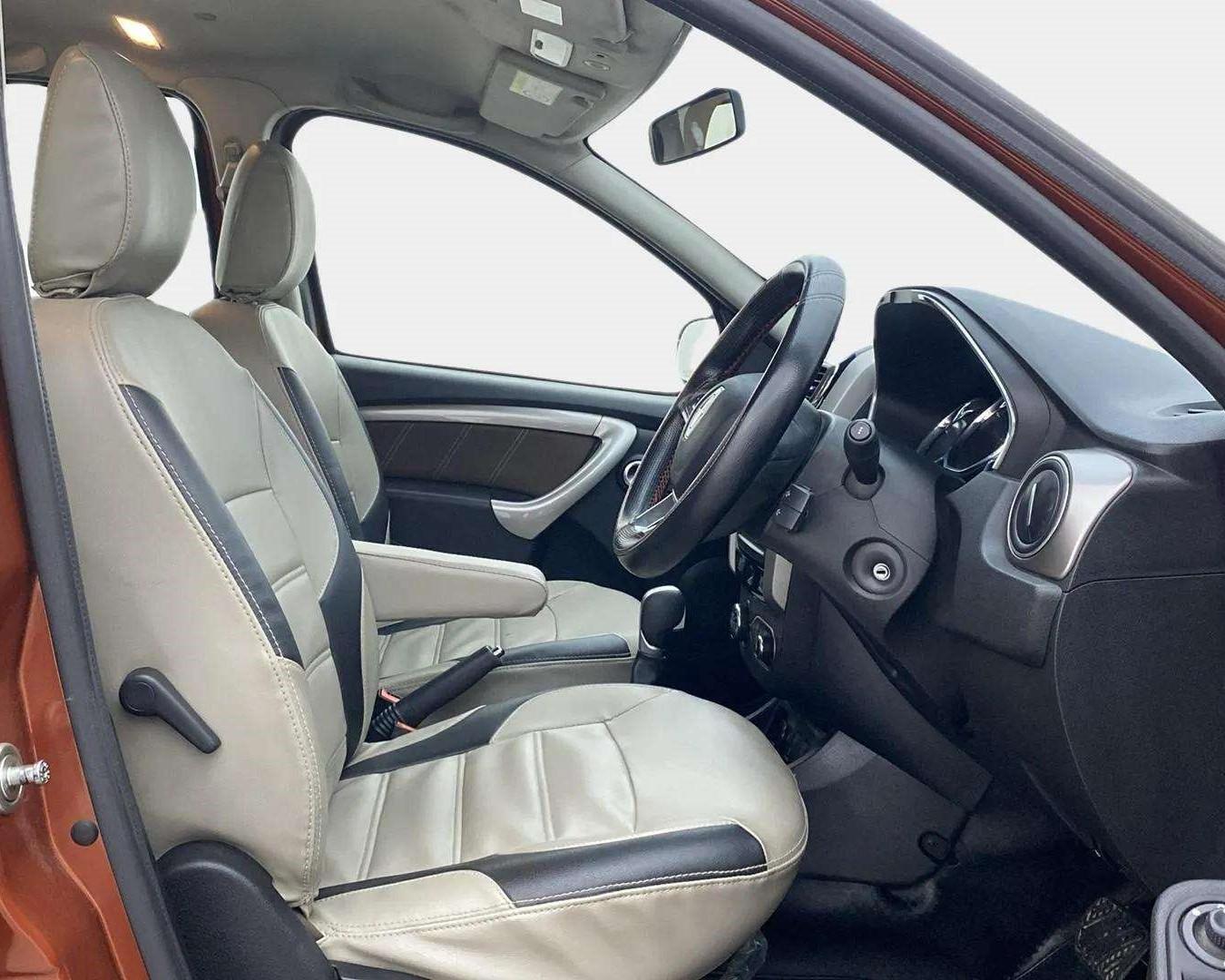 2020 Renault Duster RXZ 1.3 TURBO PETROL CVT, Petrol, Automatic, 56,420 km, Right Side Front Door Cabin