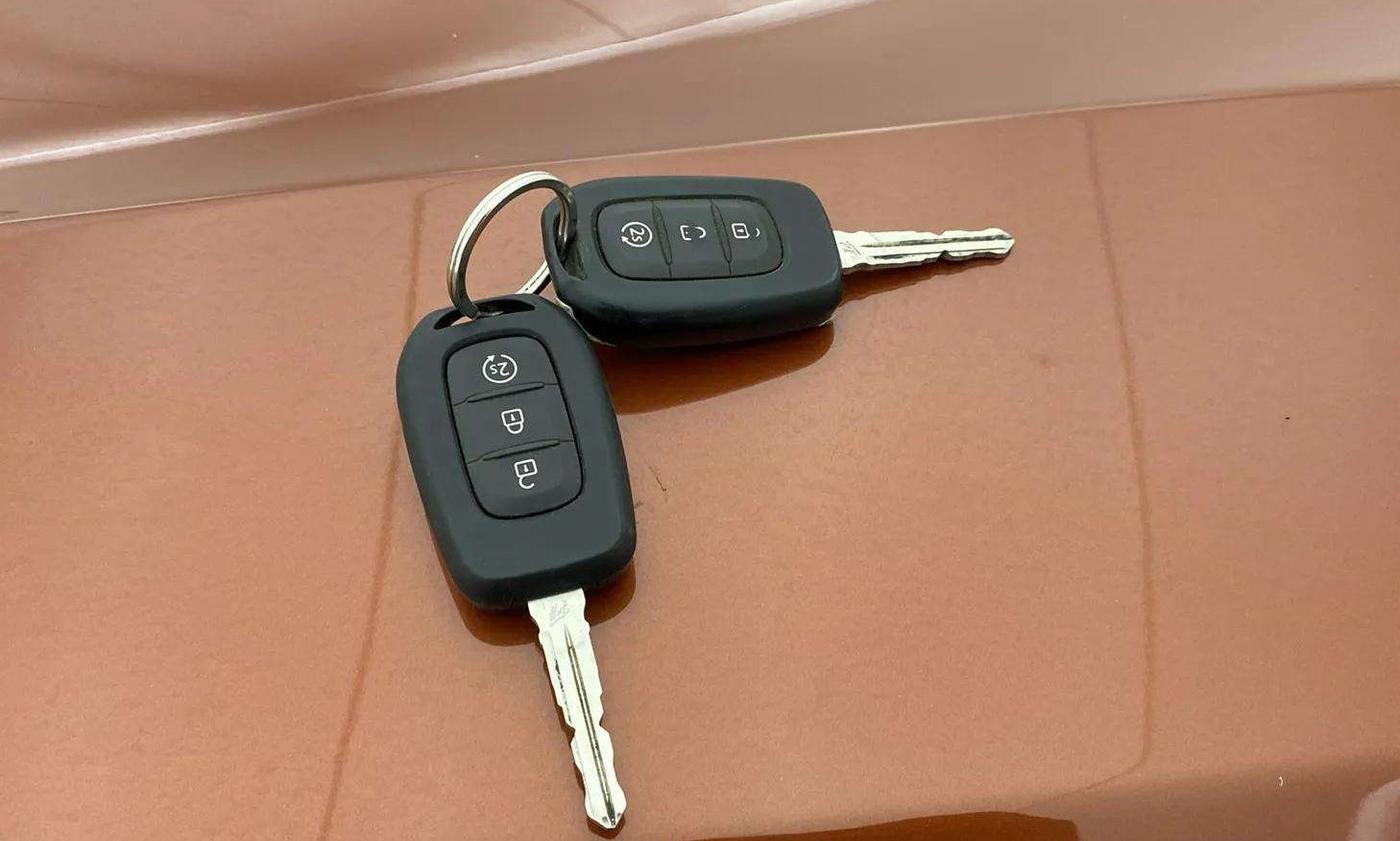 2020 Renault Duster RXZ 1.3 TURBO PETROL CVT, Petrol, Automatic, 56,420 km, Key Close Up