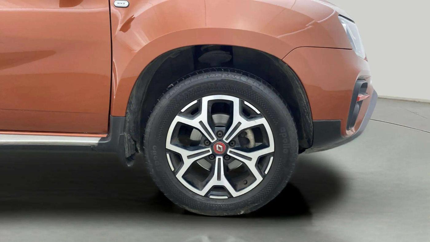 2020 Renault Duster RXZ 1.3 TURBO PETROL CVT, Petrol, Automatic, 56,420 km, Right Front Wheel
