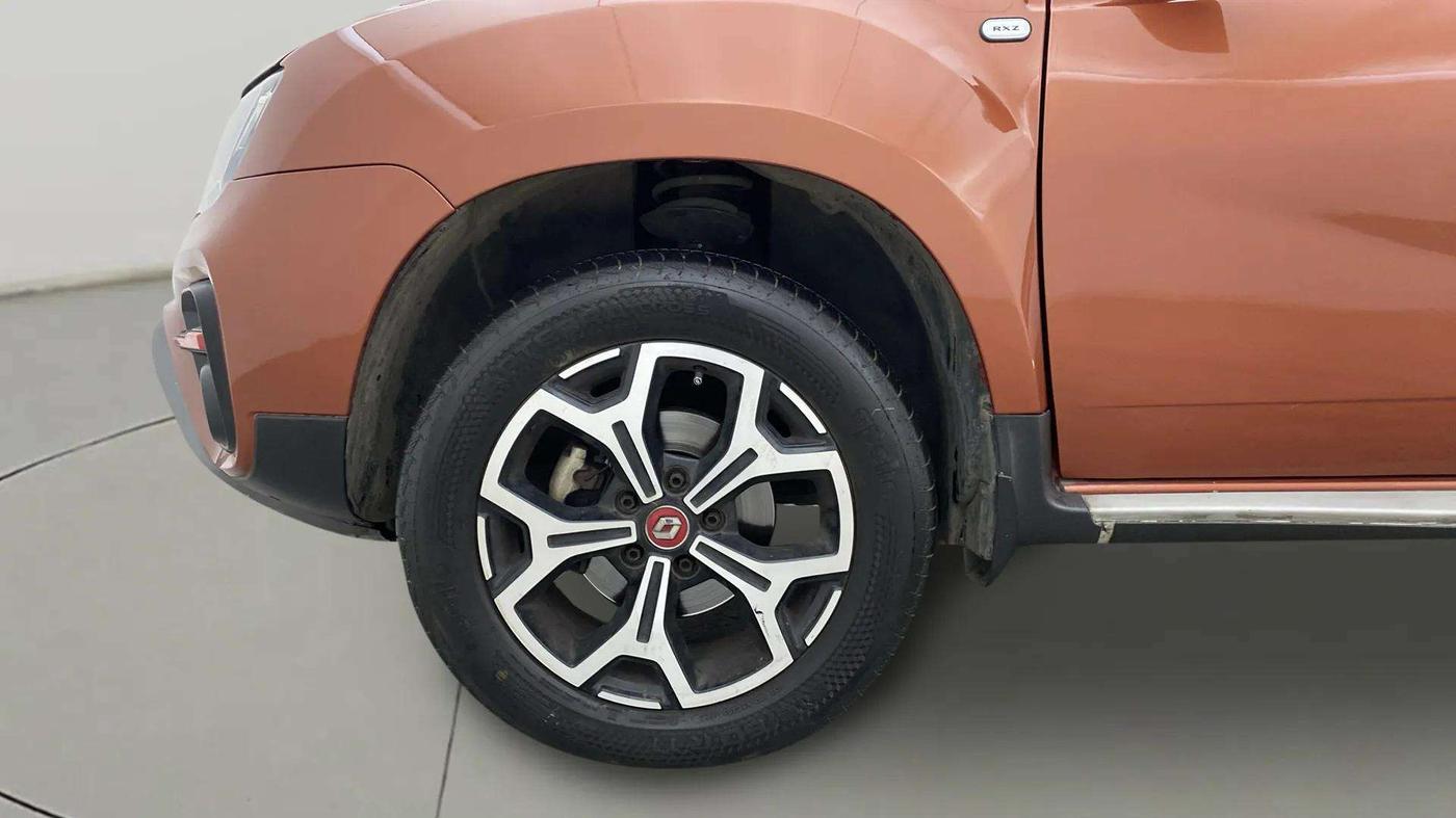 2020 Renault Duster RXZ 1.3 TURBO PETROL CVT, Petrol, Automatic, 56,420 km, Left Front Wheel