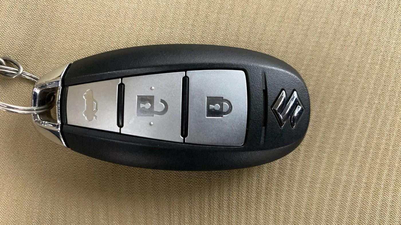 2018 Maruti Ciaz ALPHA 1.4 PETROL, Petrol, Manual, 84,347 km, Key Close Up