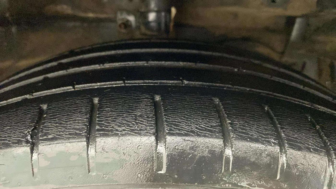2018 Maruti Ciaz ALPHA 1.4 PETROL, Petrol, Manual, 84,347 km, Right Front Tyre Tread