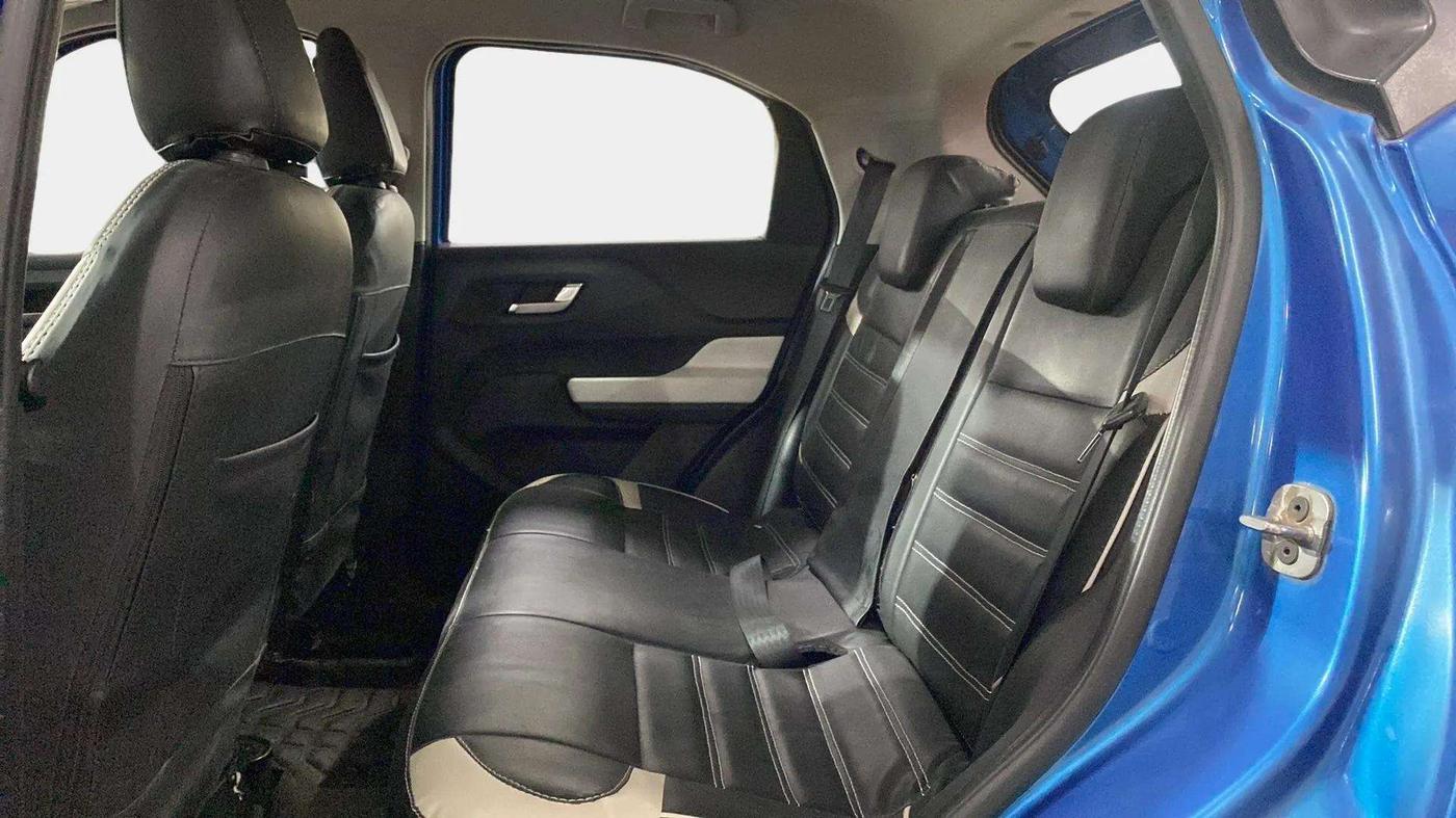 2021 Tata PUNCH CREATIVE  1.2 RTN DUAL TONE, Petrol, Manual, 22,630 km, Right Side Rear Door Cabin