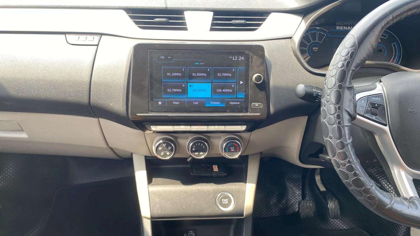 2022 Renault TRIBER RXZ AMT, Petrol, Automatic, 26,618 km, Air Conditioner