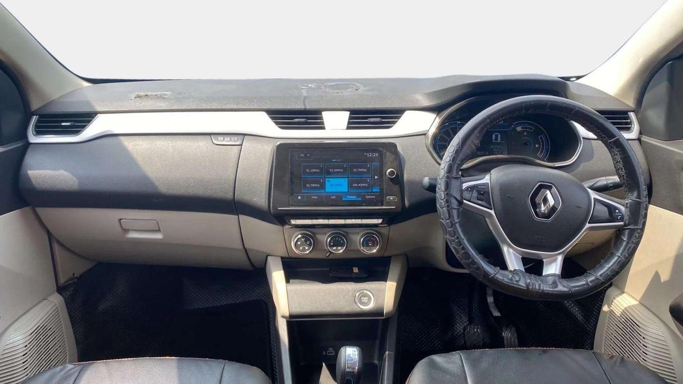 2022 Renault TRIBER RXZ AMT, Petrol, Automatic, 26,618 km, Dashboard