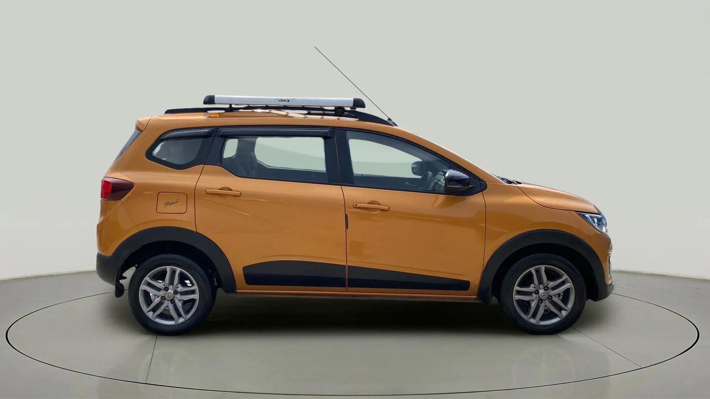 2022 Renault TRIBER RXZ AMT, Petrol, Automatic, 26,618 km, Right Side View