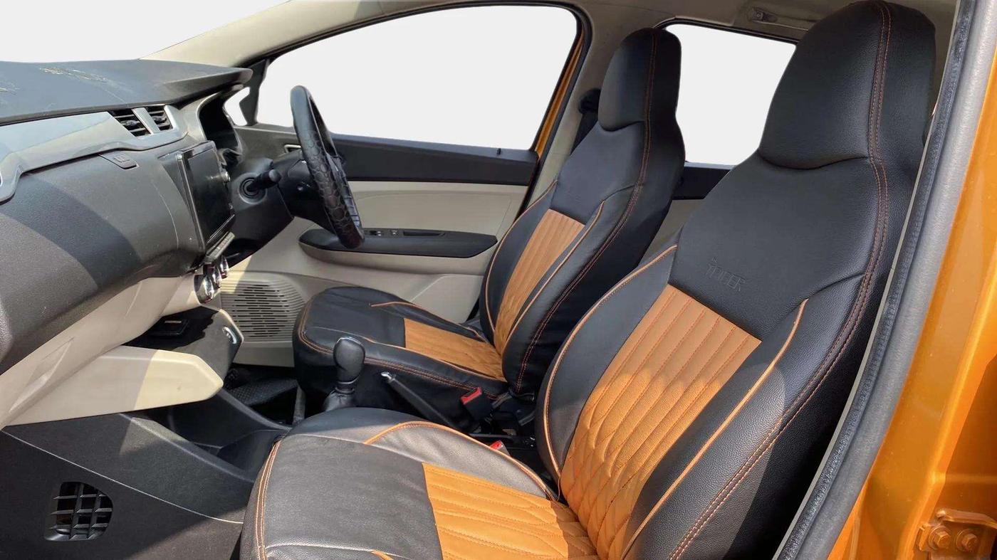 2022 Renault TRIBER RXZ AMT, Petrol, Automatic, 26,618 km, Right Side Front Door Cabin
