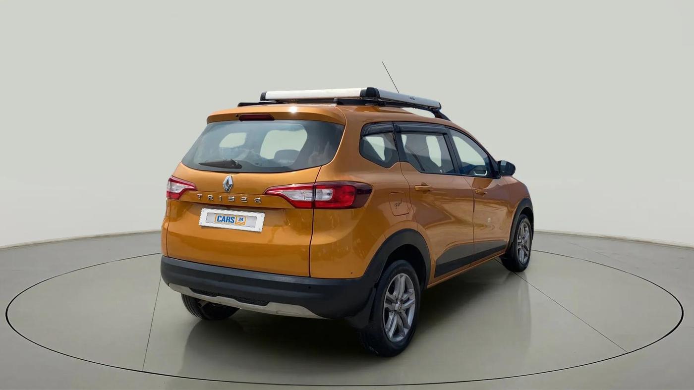 2022 Renault TRIBER RXZ AMT, Petrol, Automatic, 26,618 km, Right Back Diagonal