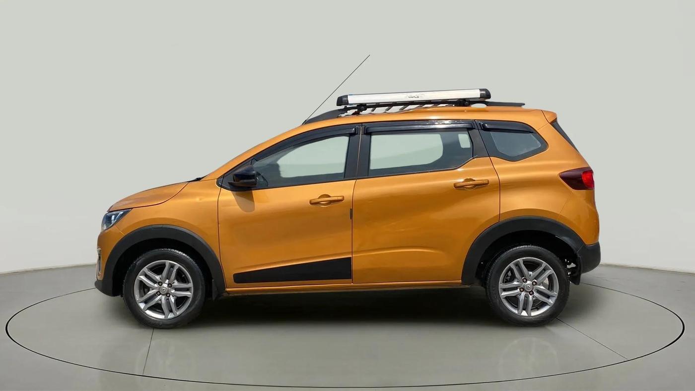 2022 Renault TRIBER RXZ AMT, Petrol, Automatic, 26,618 km, Left Side
