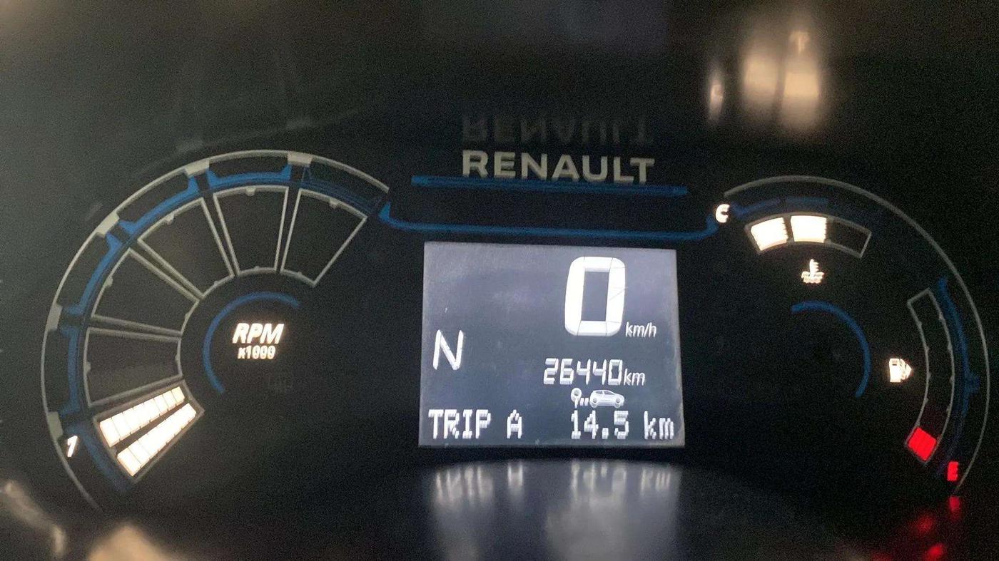2022 Renault TRIBER RXZ AMT, Petrol, Automatic, 26,618 km, Odometer Image