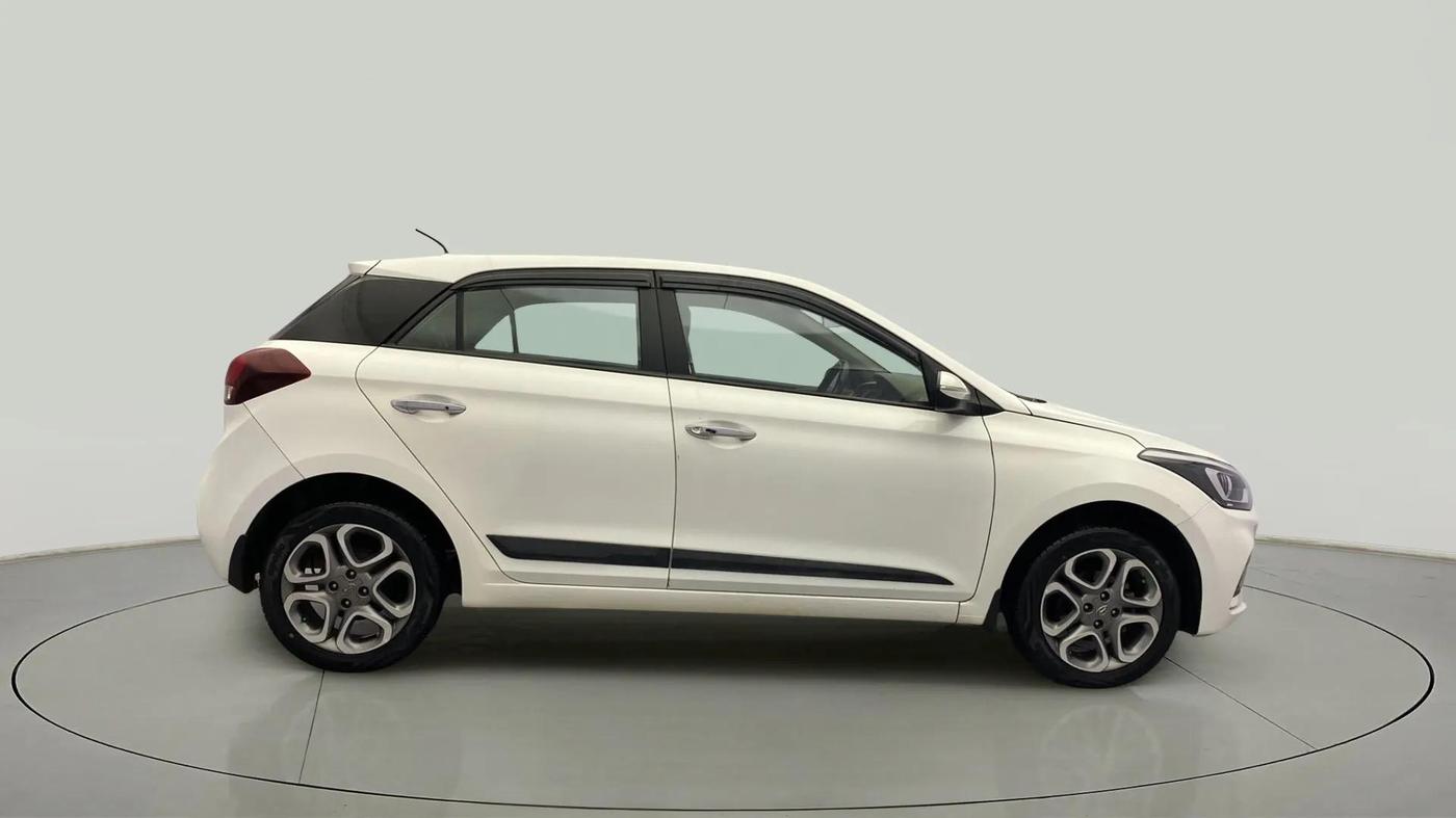 2018 Hyundai Elite i20 ASTA 1.2 (O), Petrol, Manual, 27,925 km, Right Side View