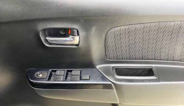 2014 Maruti Wagon R Stingray VXI, CNG, Manual, 1,31,583 km, Driver Side Door Panels Control