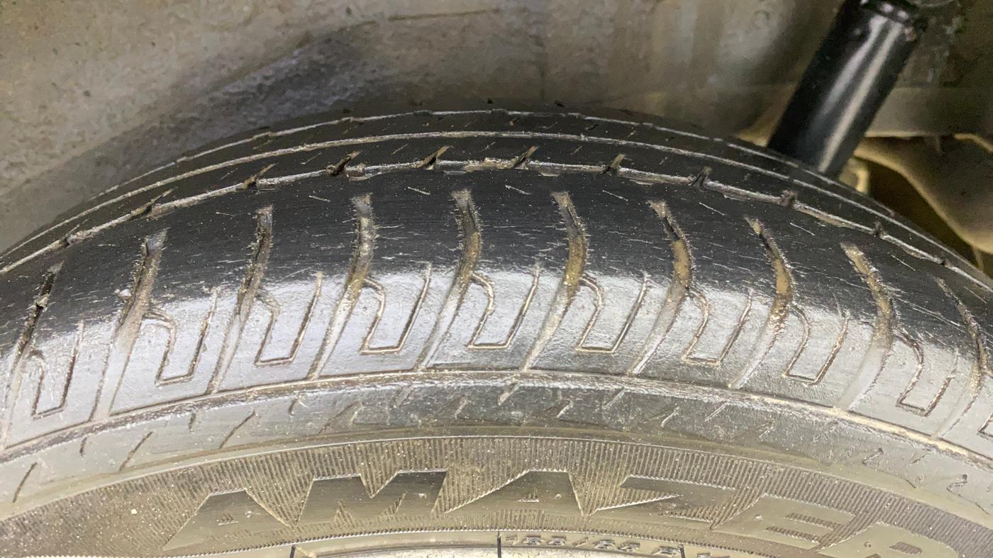 2014 Maruti Wagon R Stingray VXI, CNG, Manual, 1,31,731 km, Left Rear Tyre Tread