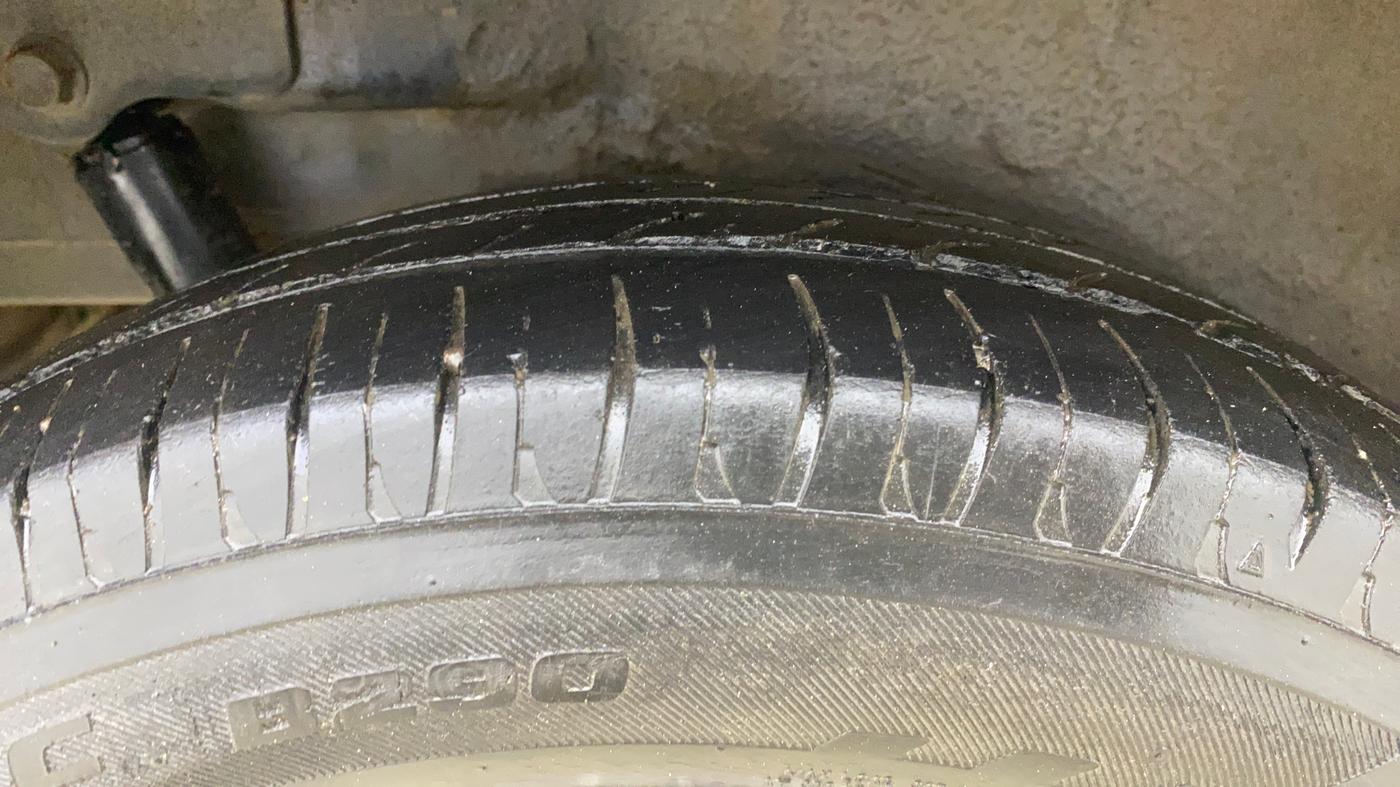 2014 Maruti Wagon R Stingray VXI, CNG, Manual, 1,31,731 km, Right Rear Tyre Tread