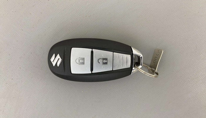 2018 Maruti Baleno ZETA PETROL 1.2, Petrol, Manual, 46,394 km, Key Close Up