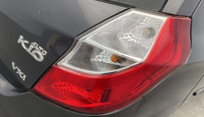 2016 Maruti Alto K10 VXI, Petrol, Manual, 32,107 km, Right tail light - Minor damage