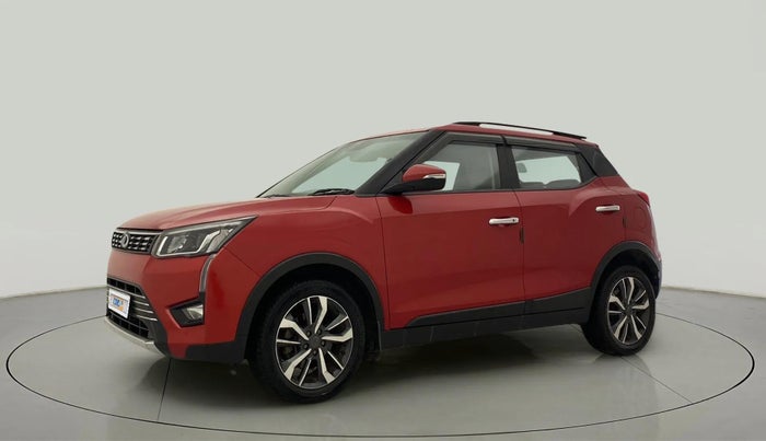 2021 Mahindra XUV300 W8 (O) 1.2 PETROL, Petrol, Manual, 27,218 km, Left Front Diagonal