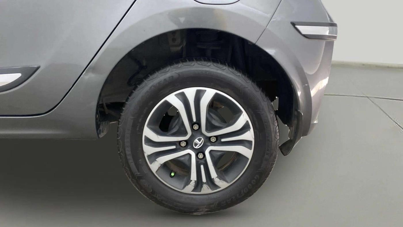 2023 Tata Tiago XZ PLUS CNG, CNG, Manual, 37,629 km, Left Rear Wheel
