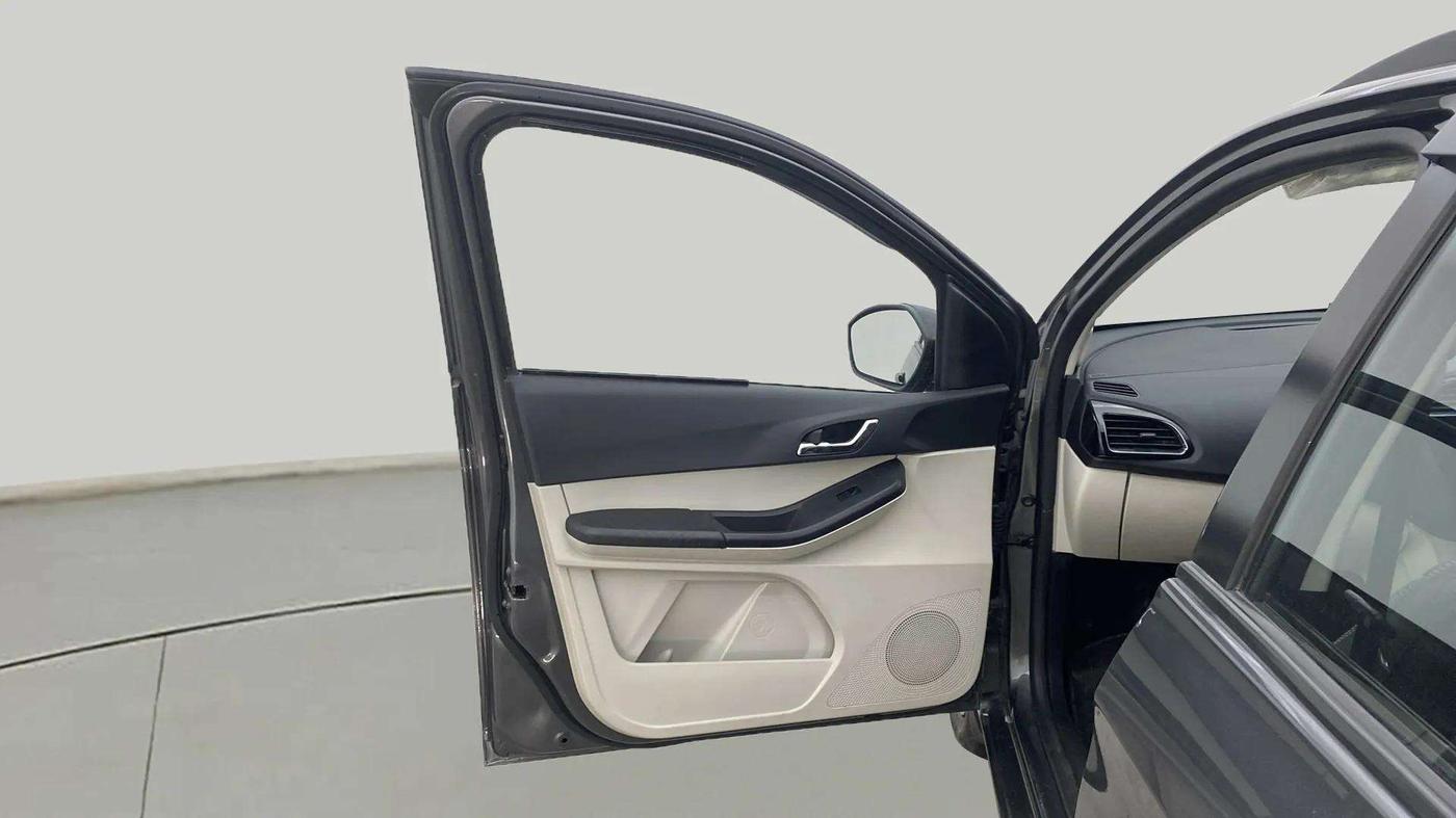 2023 Tata Tiago XZ PLUS CNG, CNG, Manual, 37,629 km, LHS Front Door