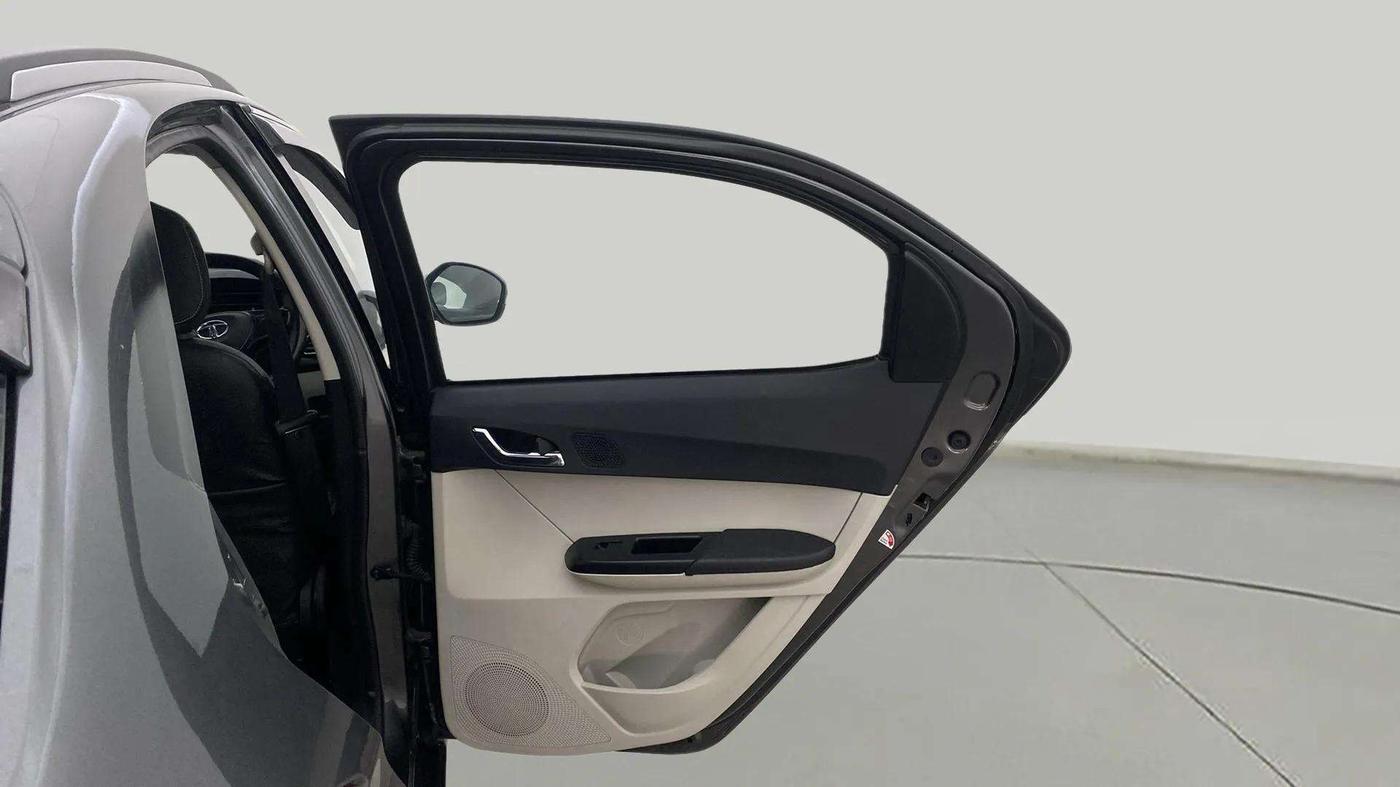 2023 Tata Tiago XZ PLUS CNG, CNG, Manual, 37,629 km, RHS Rear Door