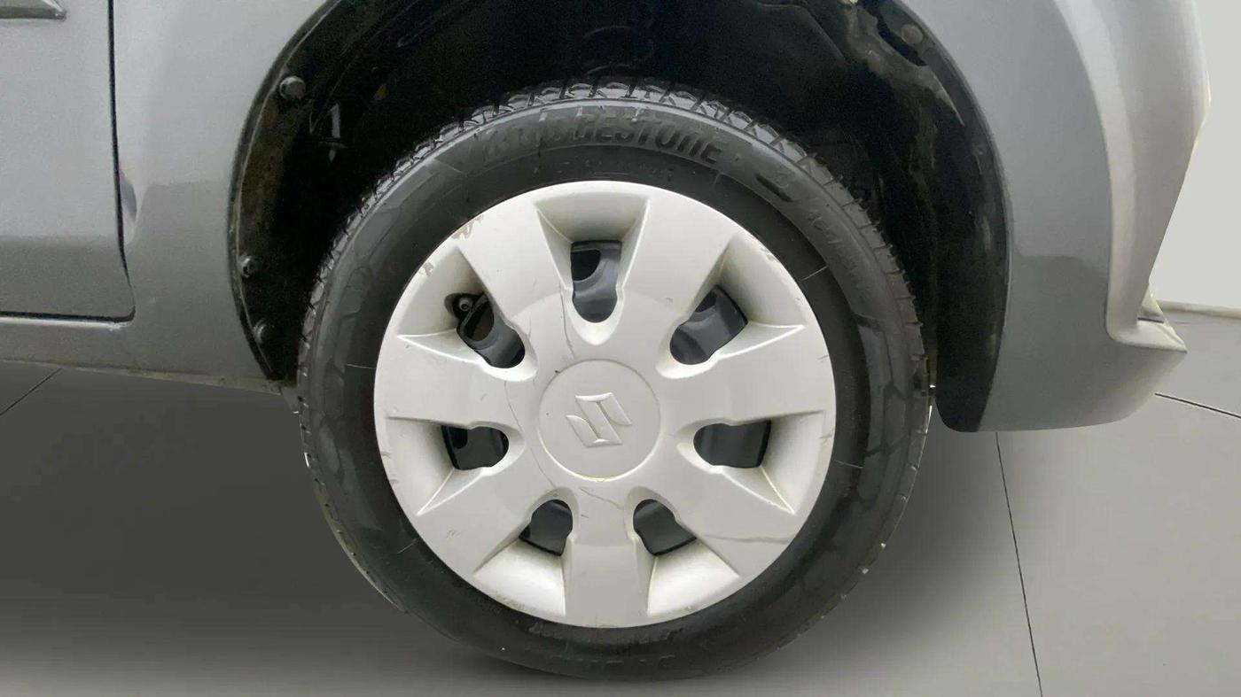 2018 Maruti Alto K10 VXI (O), Petrol, Manual, 33,629 km, Right Front Wheel