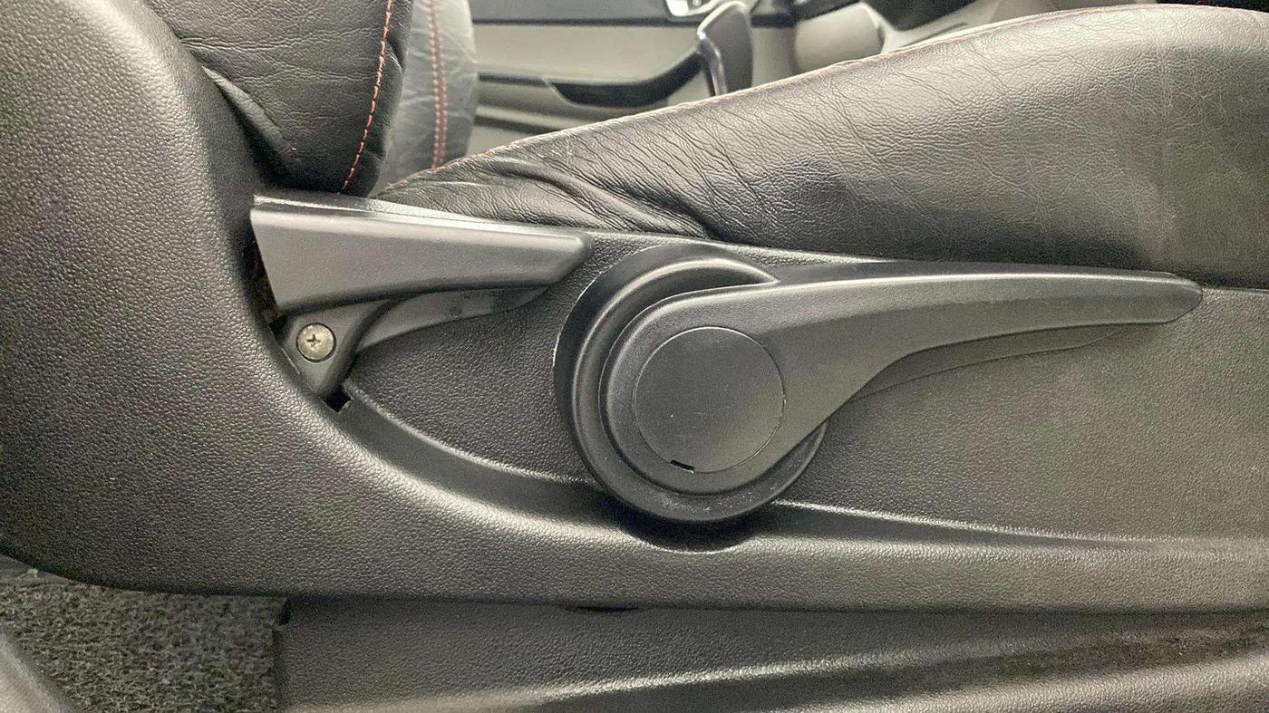 2017 Tata Tiago XZA PETROL, Petrol, Automatic, 72,447 km, Driver Side Adjustment Panel