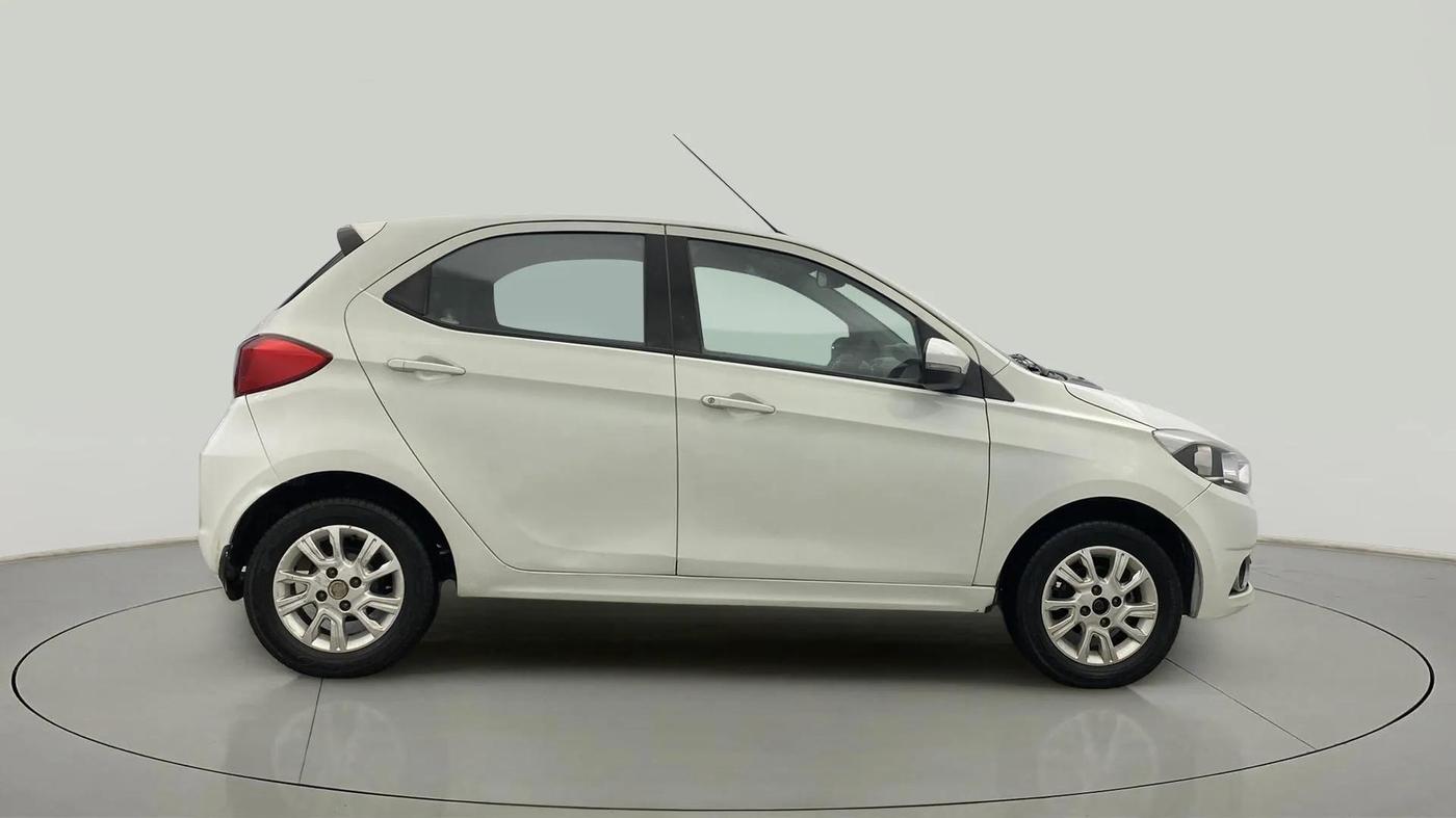 2017 Tata Tiago XZA PETROL, Petrol, Automatic, 72,447 km, Right Side View