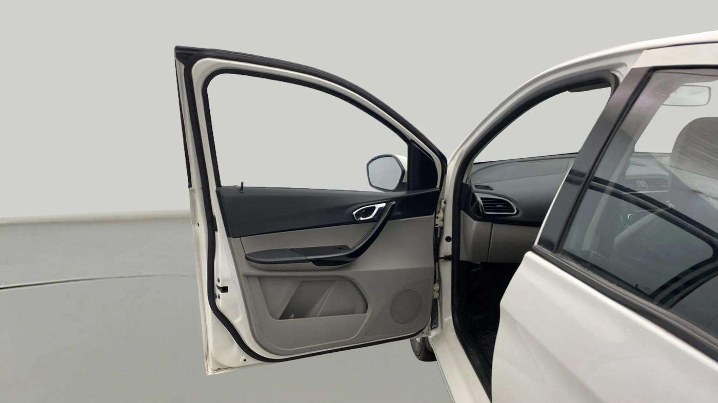 2017 Tata Tiago XZA PETROL, Petrol, Automatic, 72,447 km, LHS Front Door