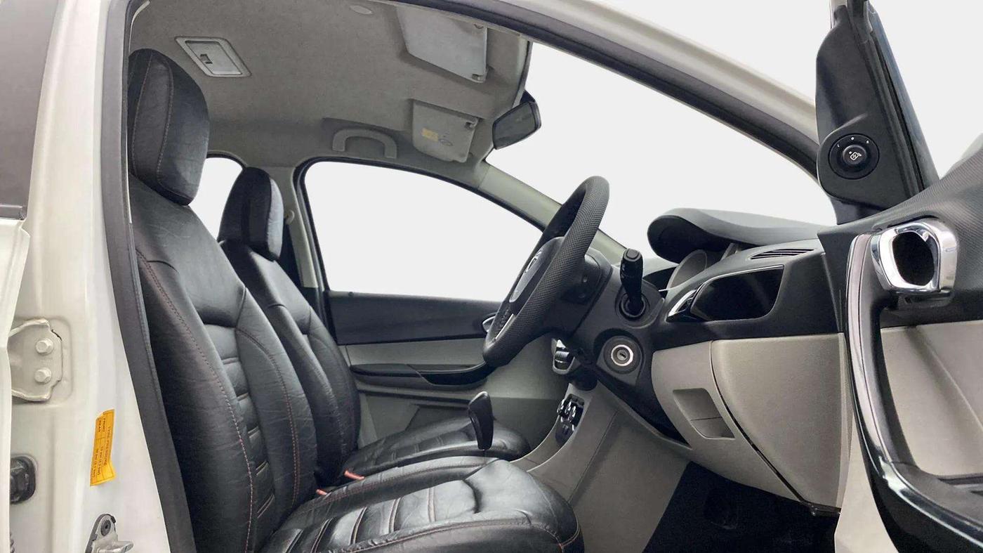 2017 Tata Tiago XZA PETROL, Petrol, Automatic, 72,447 km, Right Side Front Door Cabin