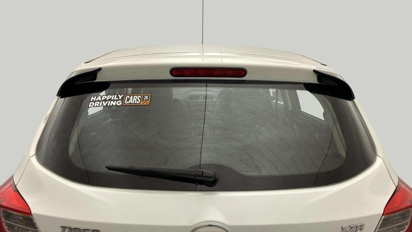 2017 Tata Tiago XZA PETROL, Petrol, Automatic, 72,447 km, Rear Windshield