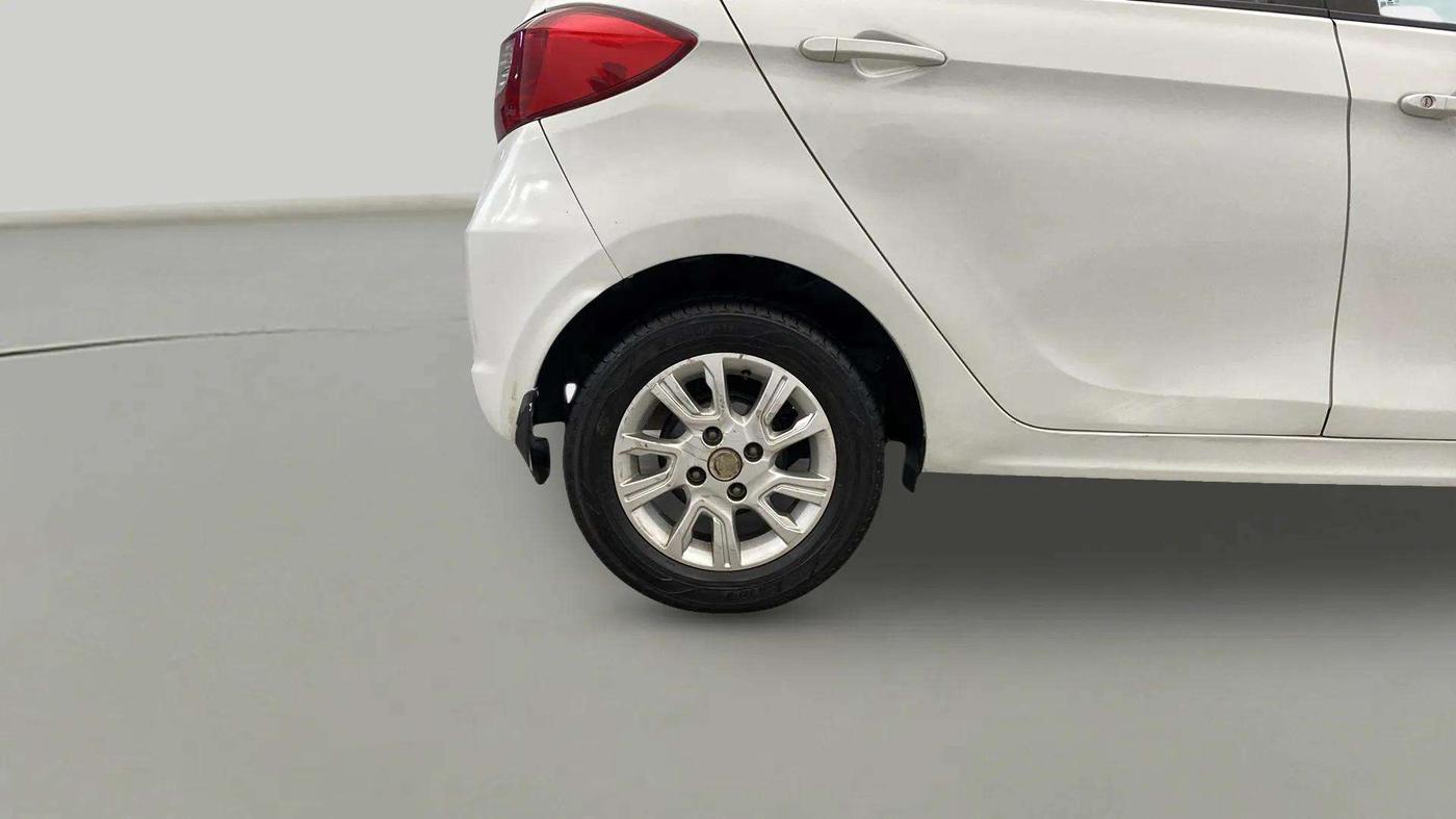 2017 Tata Tiago XZA PETROL, Petrol, Automatic, 72,447 km, Right Rear Wheel