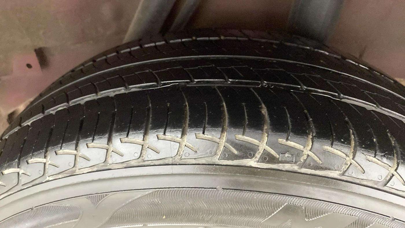 2021 Honda City 1.5L I-VTEC V MT 5TH GEN, Petrol, Manual, 37,966 km, Left Rear Tyre Tread