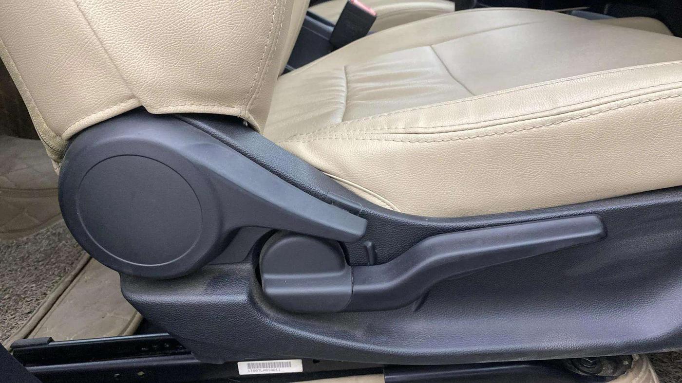 2021 Honda City 1.5L I-VTEC V MT 5TH GEN, Petrol, Manual, 37,966 km, Driver Side Adjustment Panel