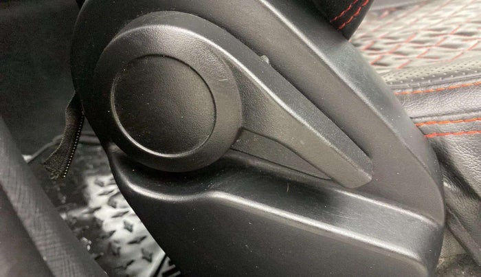 2021 Tata ALTROZ XT PETROL, Petrol, Manual, 31,776 km, Driver Side Adjustment Panel