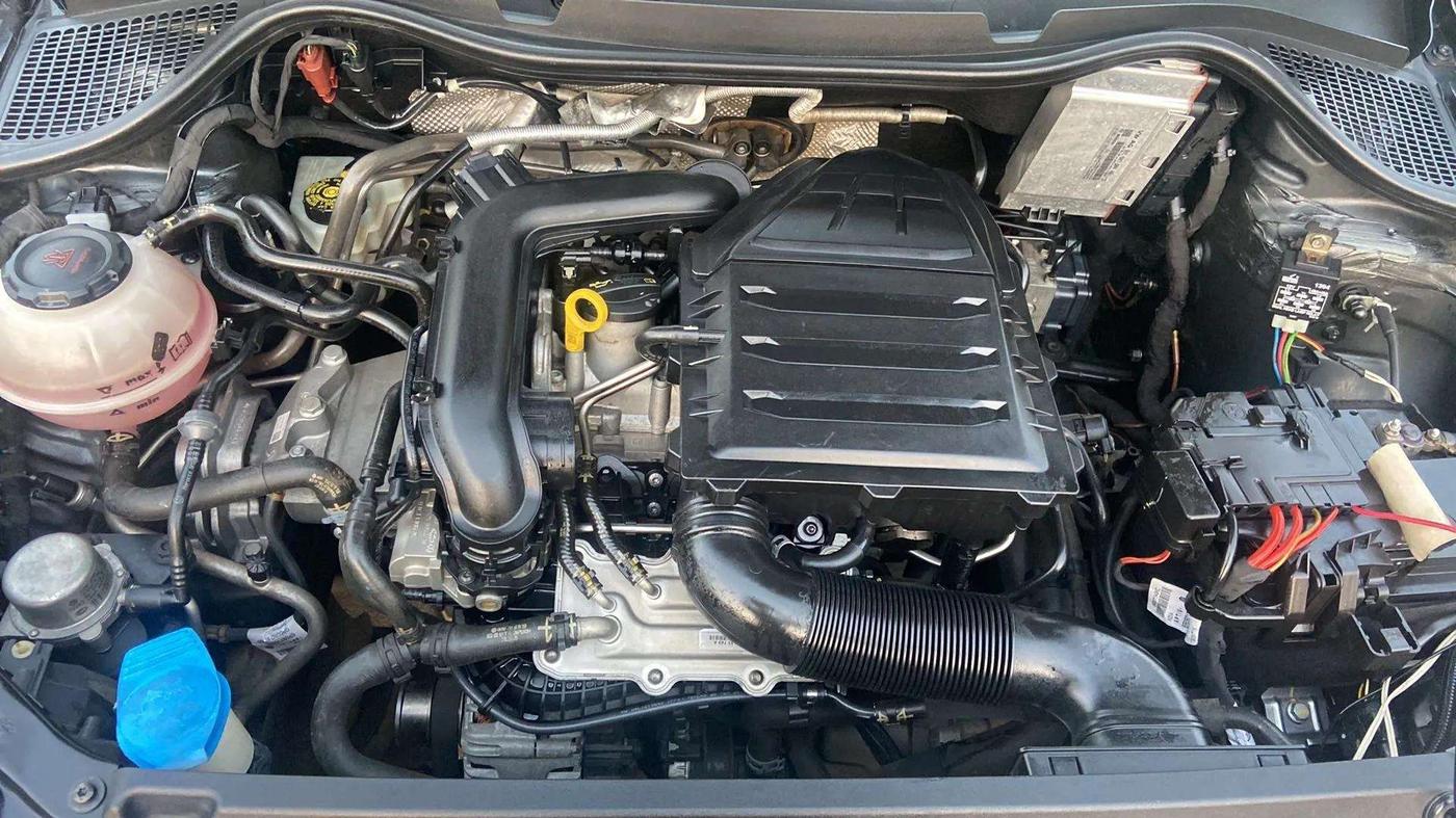2020 Volkswagen Polo HIGHLINE PLUS 1.0, Petrol, Manual, 71,880 km, Open Bonet