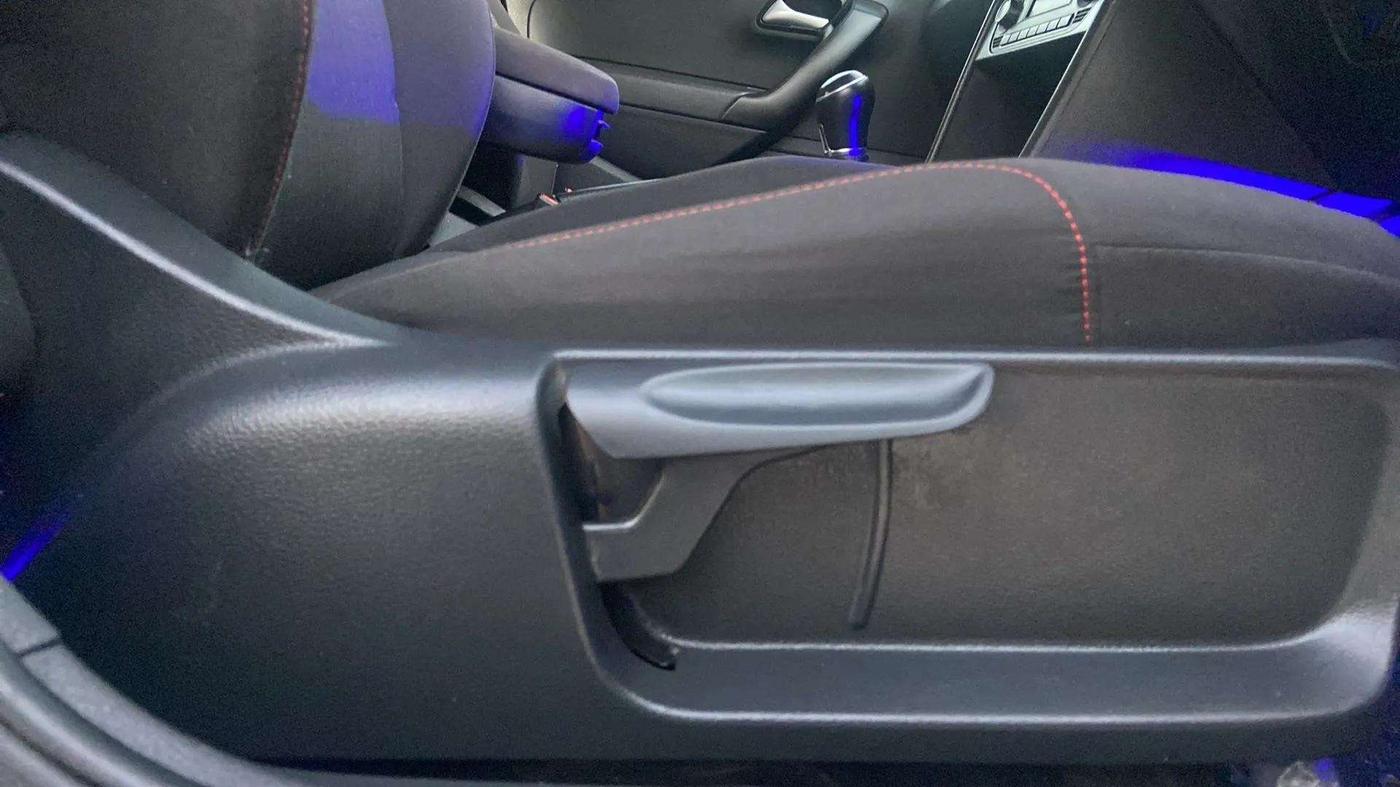 2020 Volkswagen Polo HIGHLINE PLUS 1.0, Petrol, Manual, 71,880 km, Driver Side Adjustment Panel