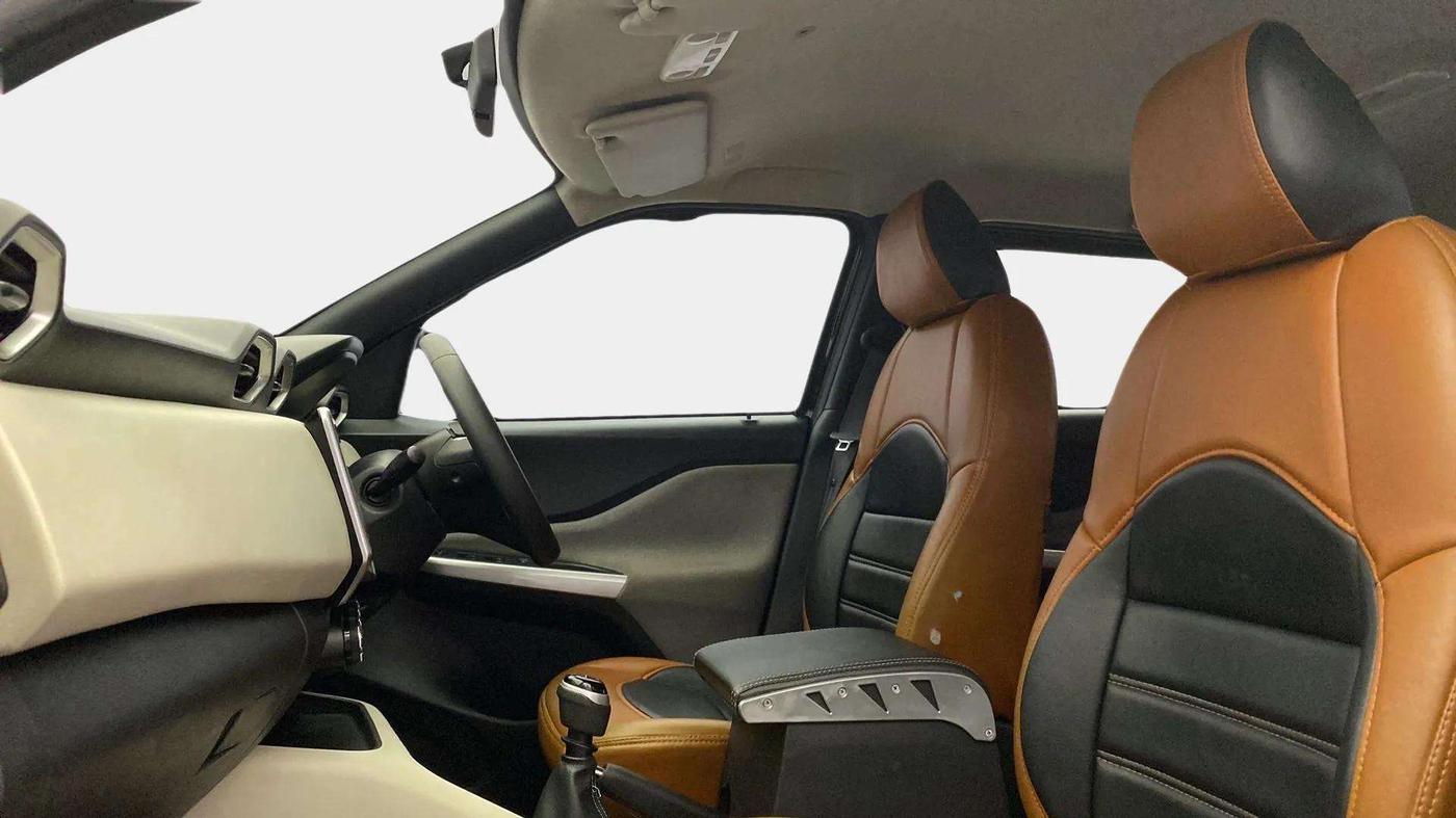 2022 Nissan MAGNITE XV MT, Petrol, Manual, 27,763 km, Right Side Front Door Cabin