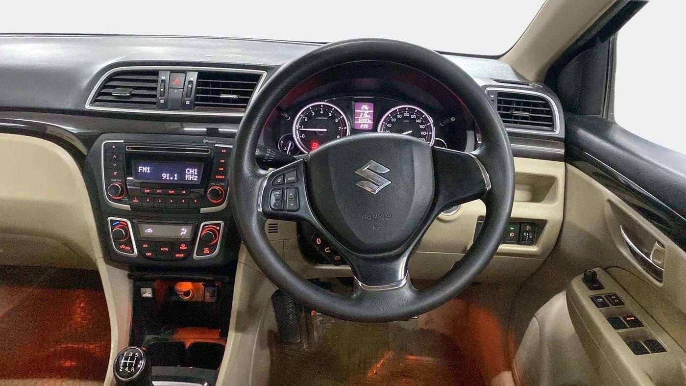 2015 Maruti Ciaz ZXI, Petrol, Manual, 53,361 km, Steering Wheel Close Up