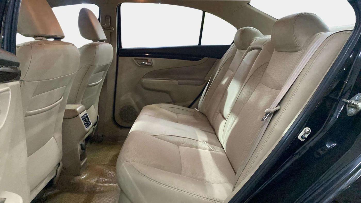 2015 Maruti Ciaz ZXI, Petrol, Manual, 53,361 km, Right Side Rear Door Cabin