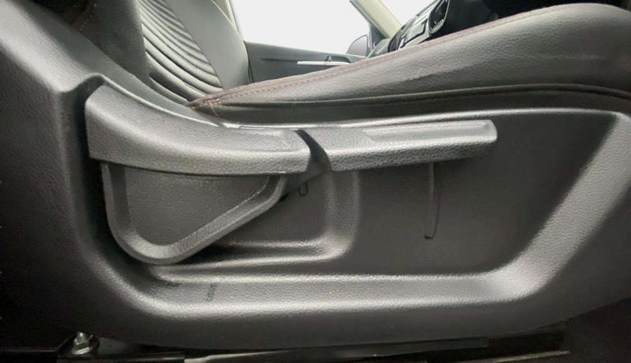 2020 KIA SONET GTX PLUS 1.0 IMT, Petrol, Manual, 50,806 km, Driver Side Adjustment Panel