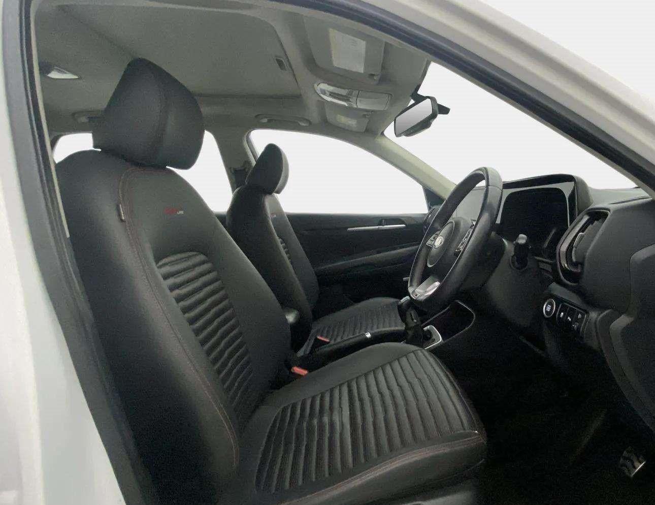 2020 KIA SONET GTX PLUS 1.0 IMT, Petrol, Manual, 50,806 km, Right Side Front Door Cabin